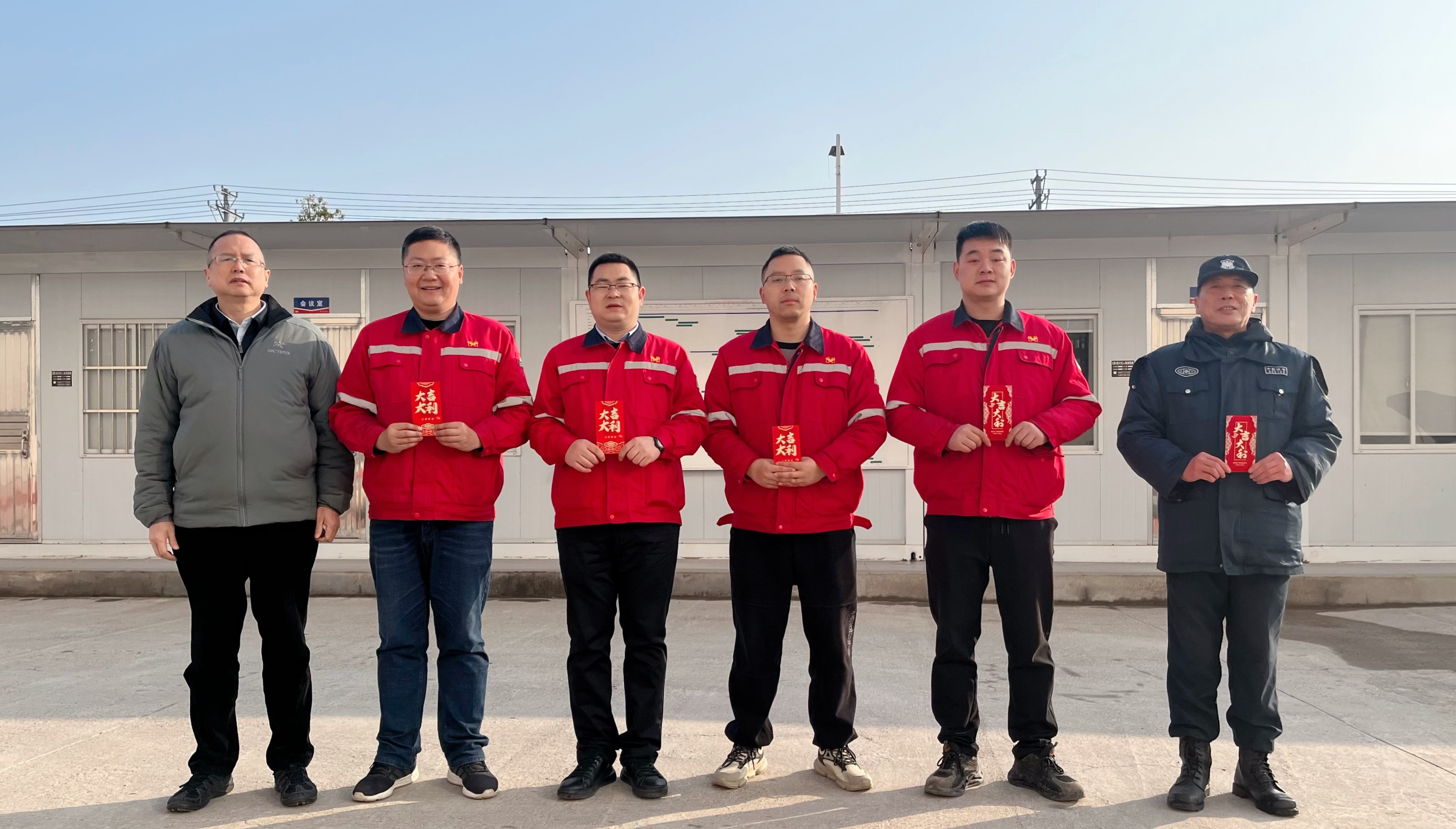 化機公司黨委書記、董事長、總經(jīng)理楊中澤到項目現(xiàn)場走訪慰問(圖2)