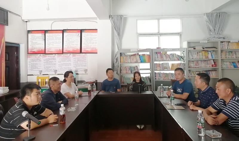 我院党委委员赴茂县看望慰问驻村干部和对口支援医务人员(图1)