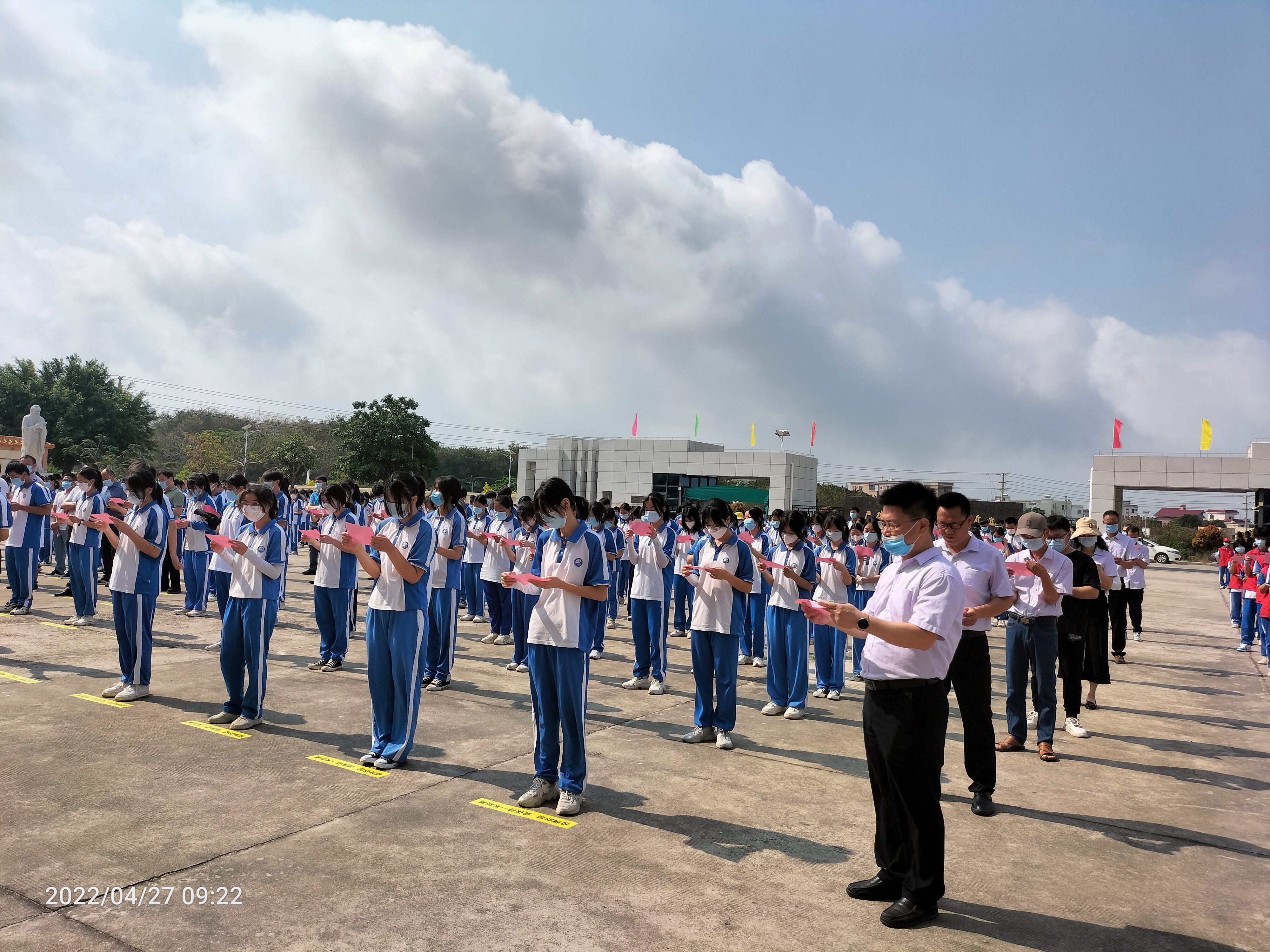 会后,捷胜中学各班还举行了防溺水主题班会,学生们纷纷表示,要认真
