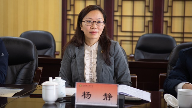 校长余曙光,党委书记刘毅,副校长杨静分别就强化成都中医药大学中西医