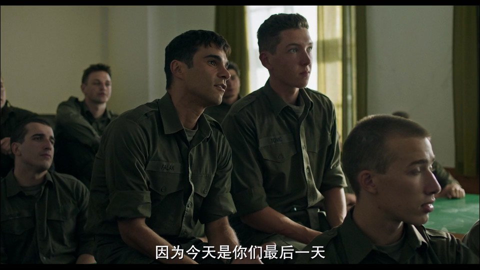 教官与士兵剧照