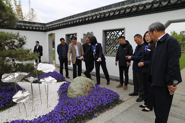 南京市殡葬管理处领导考察节地生态葬