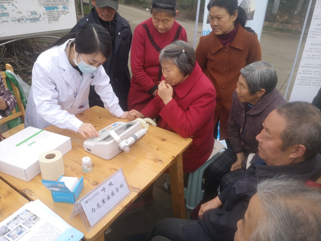 家门口的义诊活动：一个字，暖！