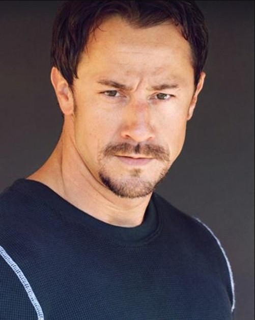 黑色眼镜蛇封面图