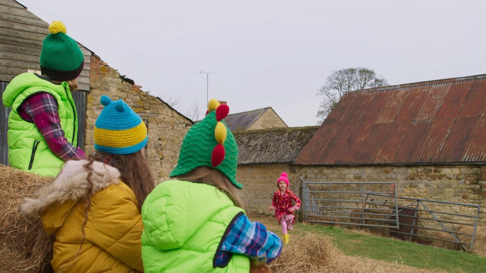 2022英国喜剧《槲寄生农场的惊奇圣诞》HD1080P.英语中字截图