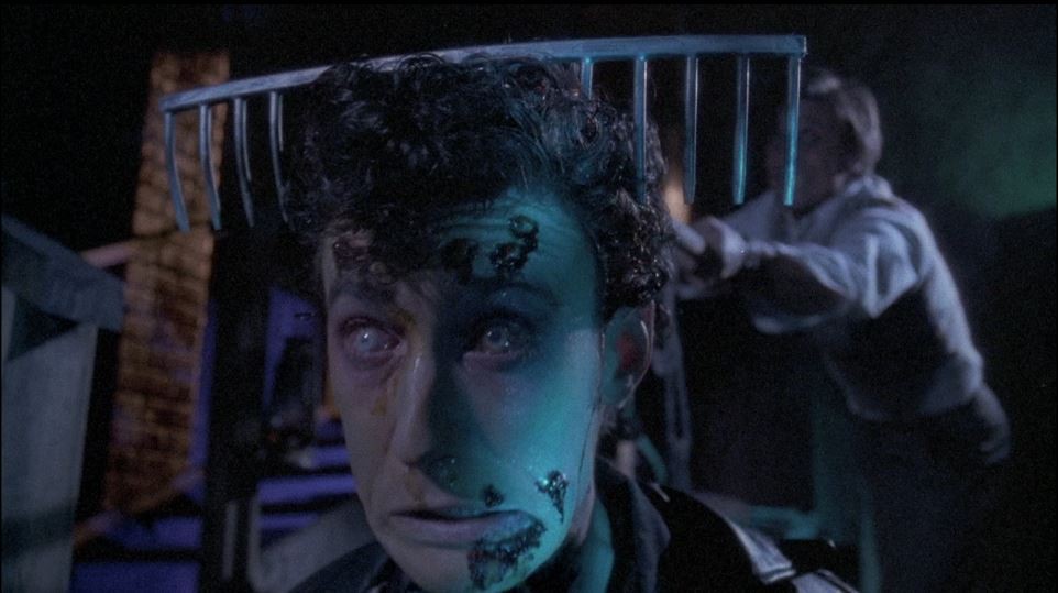 《群尸玩过界》1992高分恐怖喜剧.BD720P.高清中英双字截图