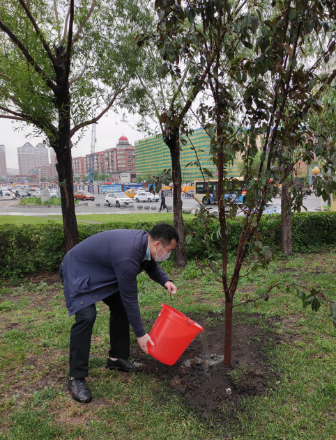 播种爱心 收获希望——暨红旗城团队儿童节爱心植树活动精彩回顾(图5)