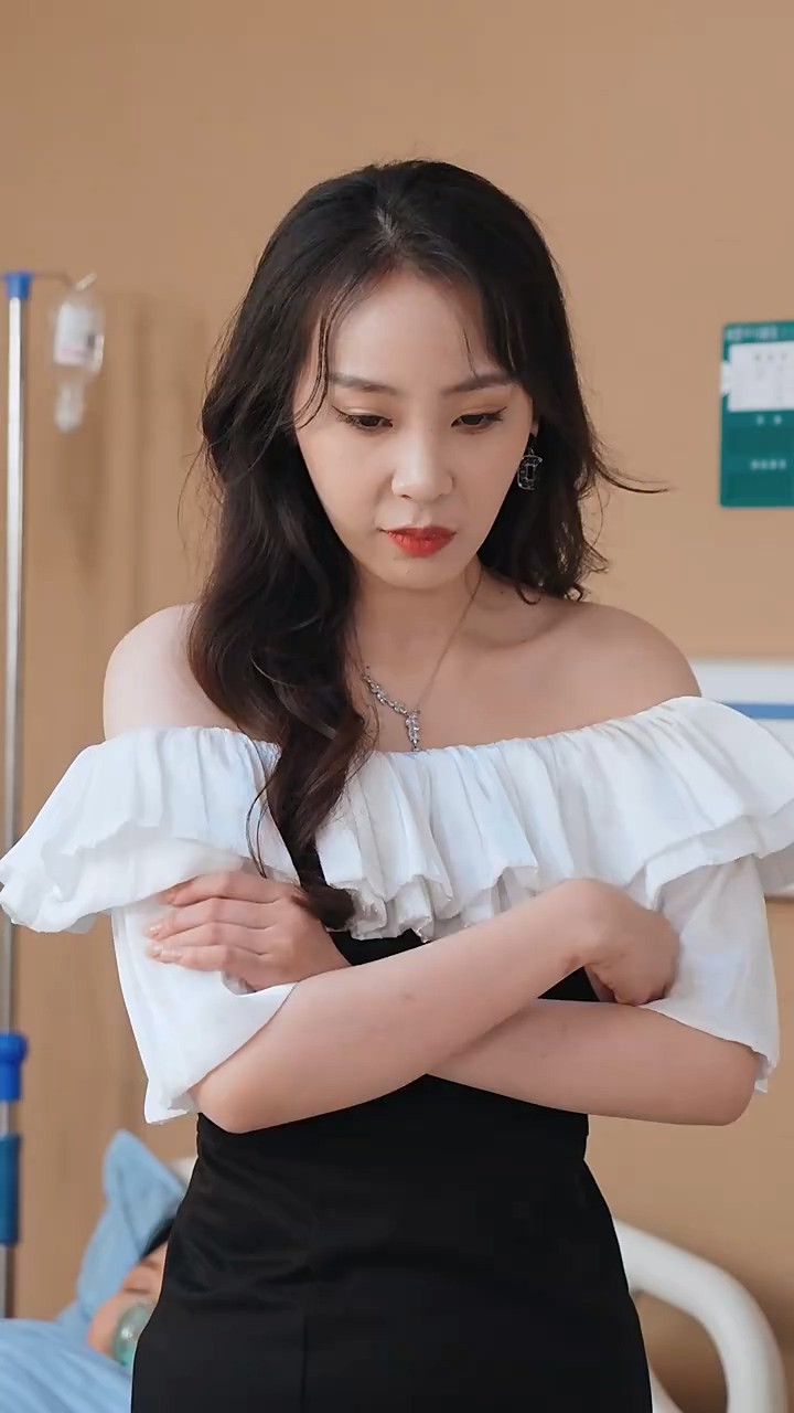 贬值之美女主播爱上我封面图