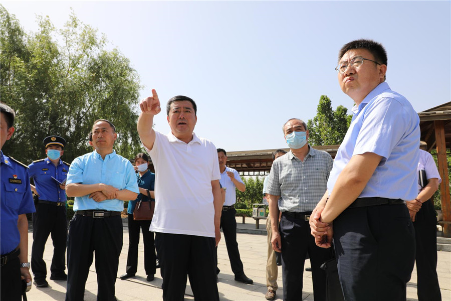 泰安市城市管理局 图片新闻 局党组书记,局长吕桂平现场督导检查城市