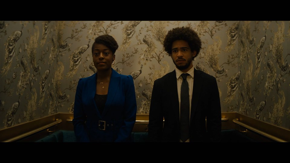 2021美国惊悚《暗夜獠牙》HD720P&HD1080P.英语中字截图