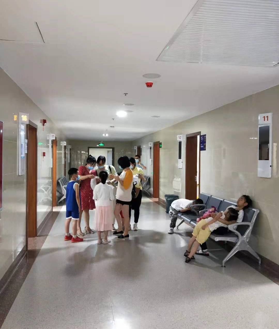 「爱眼日、光明行」——高人气的义诊活动长这样