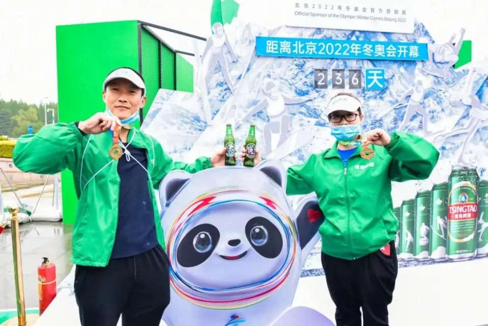 2021青岛国际马拉松鸣枪开跑，青啤人以青春和激情扮靓“中国最美赛道”