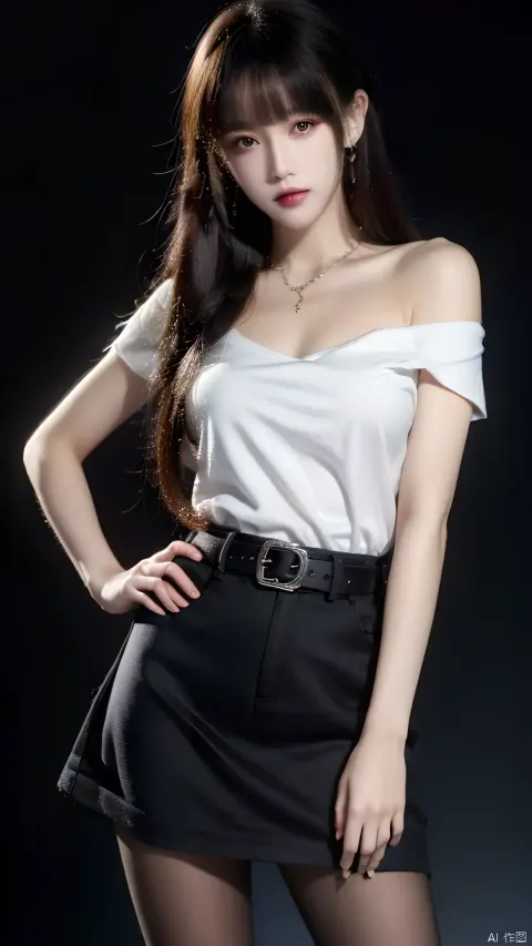 一个穿着白衬衫和黑色裙子的女人的特写