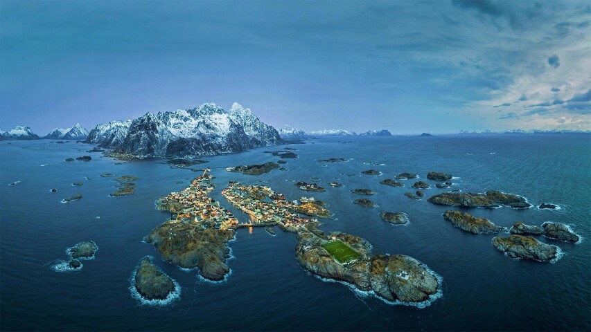 岩石岛上小镇的 arafed 景观