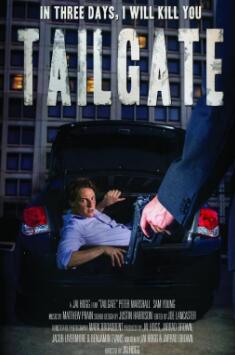 困在后备箱的男人封面图