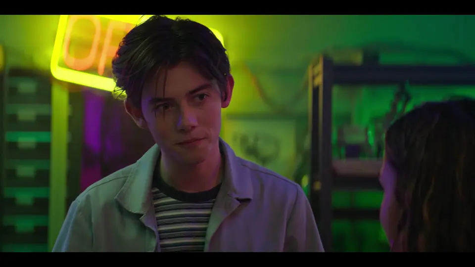 2024科幻悬疑《逆时追凶》HD1080P.英语中字截图