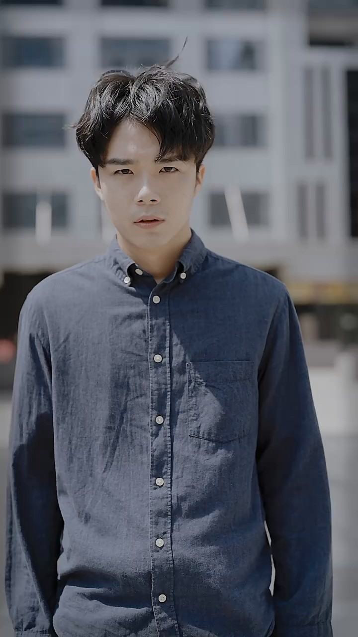 重生万亿首富封面图