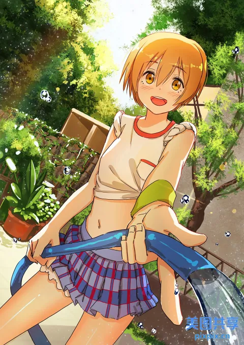 穿裙子的动漫女孩拿着软管给植物浇水