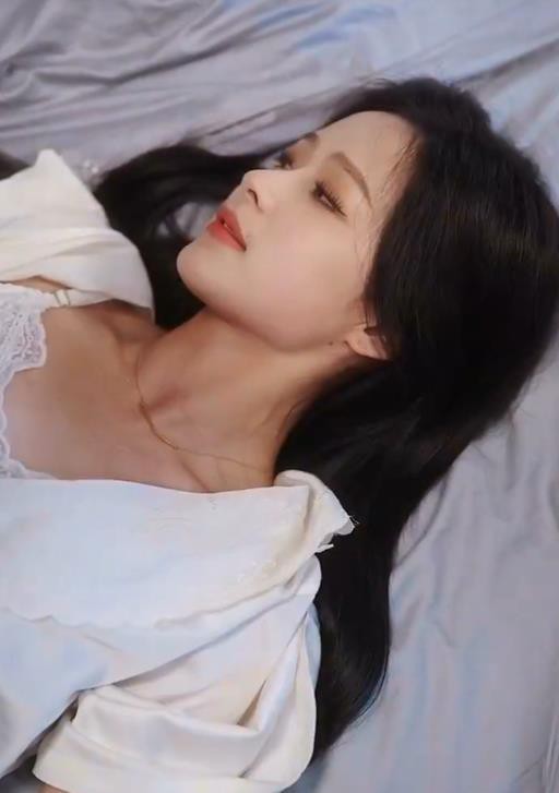 离婚后夫人她惊艳全球封面图