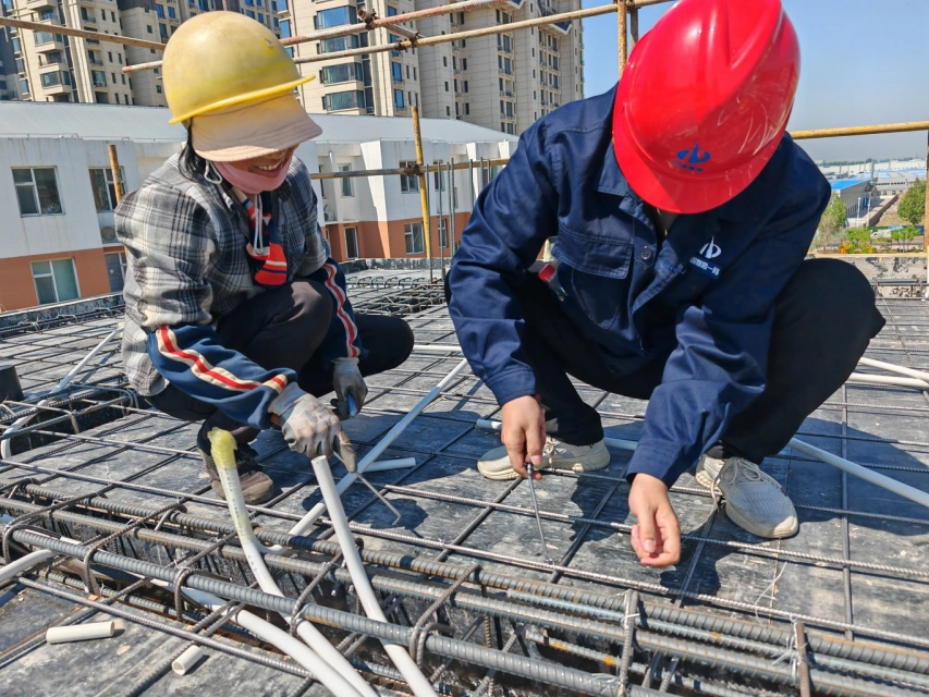 20240428“重温回信精神 继承光荣传统” ——华辰公司开展“五一”“五四”主题活动3.jpg