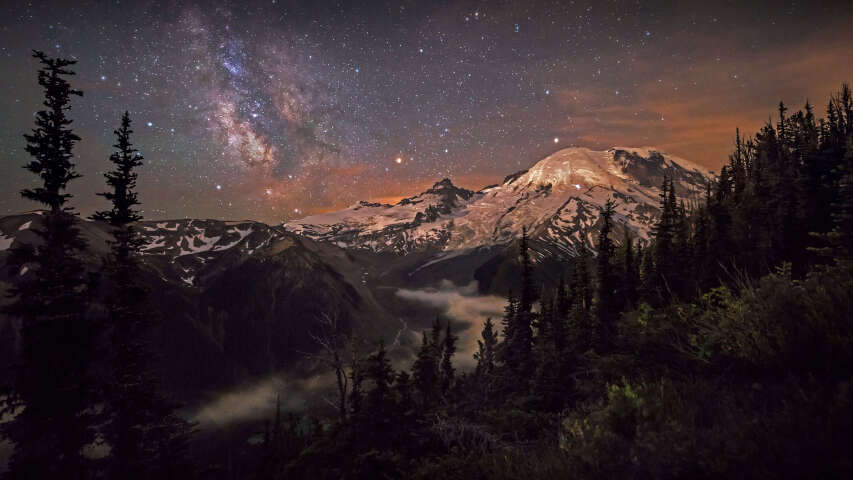 阿拉费德山，可欣赏山谷和星空
