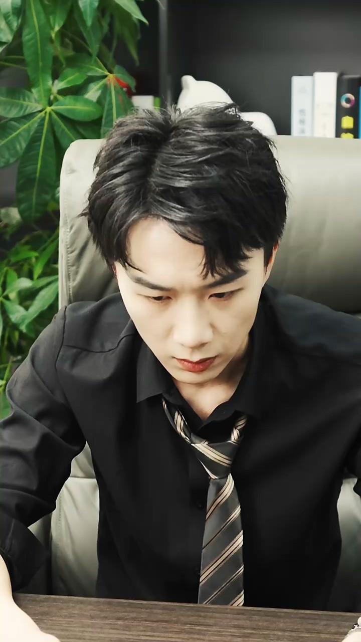 破产后我成了世界首富封面图